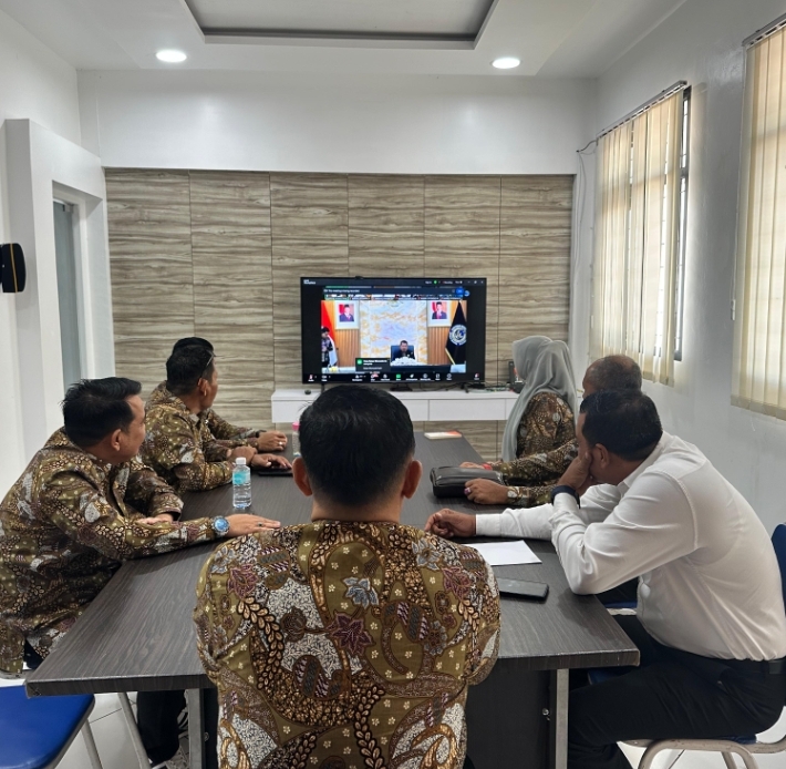 Lapas Kelas IIA Banda Aceh mengikuti arahan Dirjen Pemasyarakatan, Mashudi, melalui Zoom. Foto: Dok.